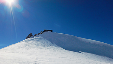 Climbing Regina Margherita hut 4554m